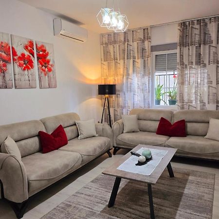 Grace's Centre Apartment Shkodër Extérieur photo
