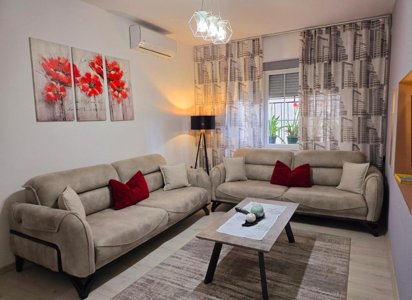 Grace's Centre Apartment Shkodër Extérieur photo